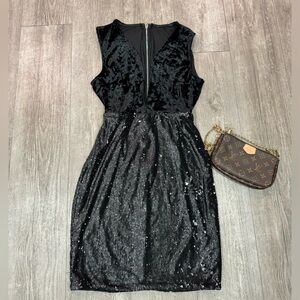 BUNDLE 2 ITEMS FOR $8✨

🌸BOUTIQUE beautiful dress ✨